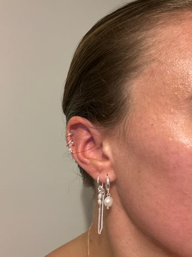 Customer photo review of Nice Earring set