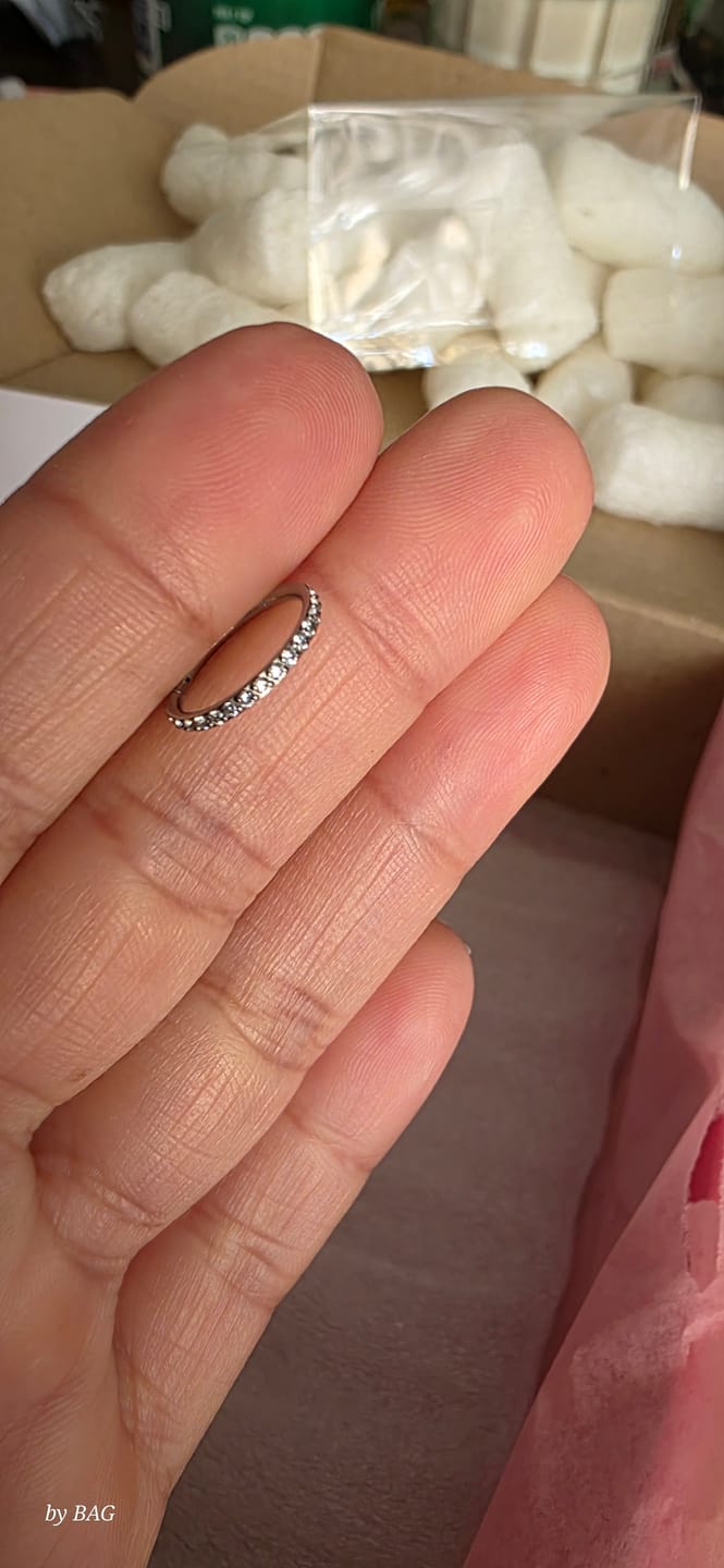 Customer photo review of Piercing Infinity con Zirconias Titanio