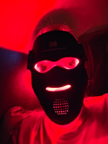 Customer photo review of INIA GLOW 4D 940nm Dual NIR Wireless LED Mask