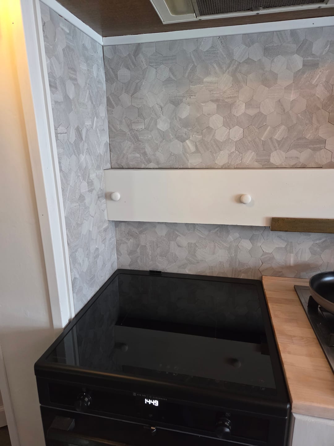 Customer photo review of 10-pk Hexagon lysegrå betong selvklebende veggfliser
