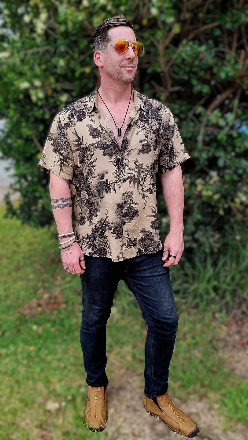 Customer photo review of Men's Bamboo Floral Vintage Summer Hawaiian Rayon Holiday Button Up Short Sleeve Shirt
