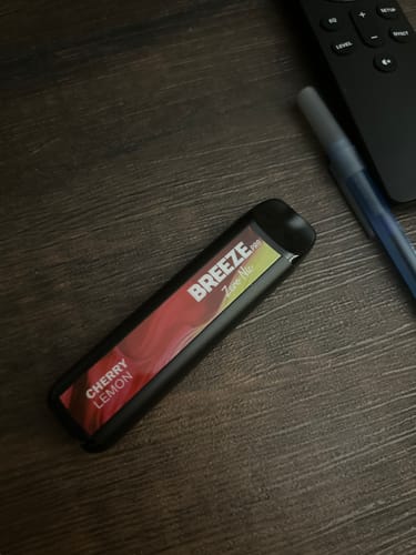 Customer photo review of Breeze Pro 0% Nicotine Disposable Vape