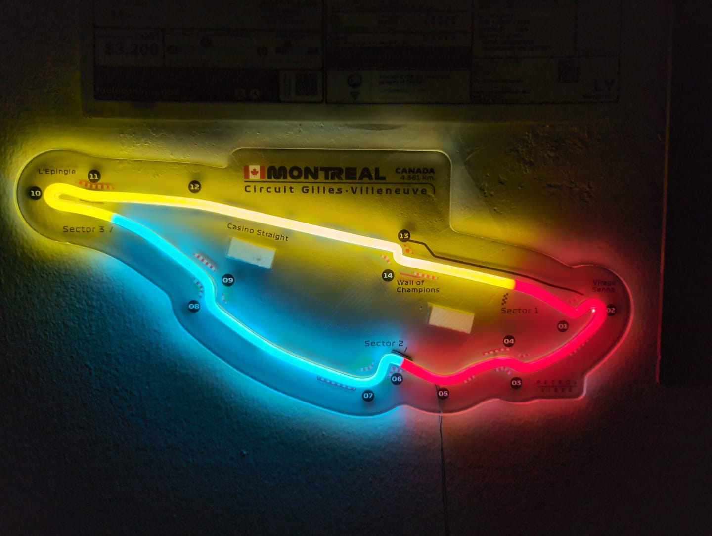 Customer photo review of Circuit Gilles Villeneuve Neon Race Track