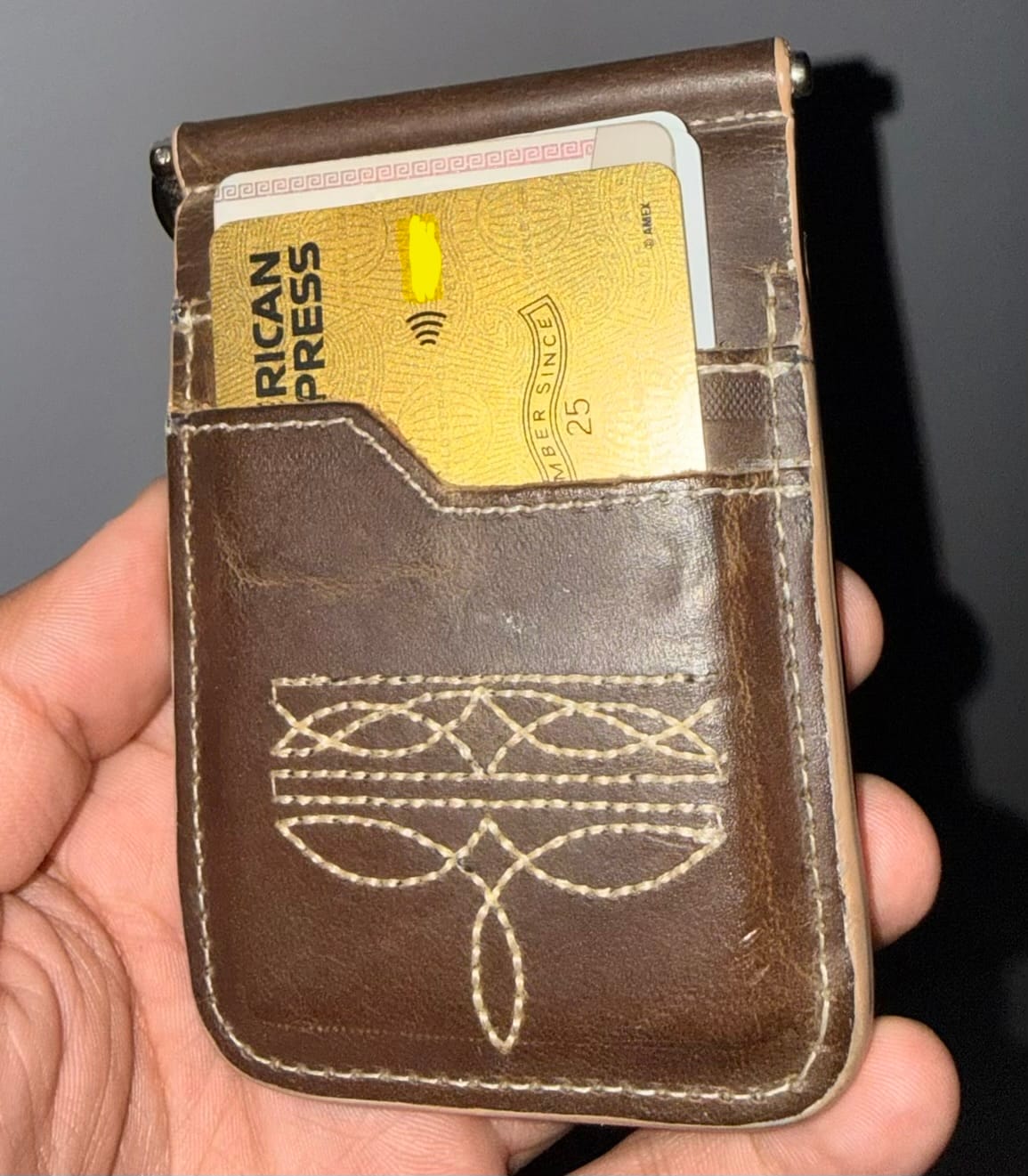 Customer photo review of Billetera de clip Cesar café vaquero ringle beige