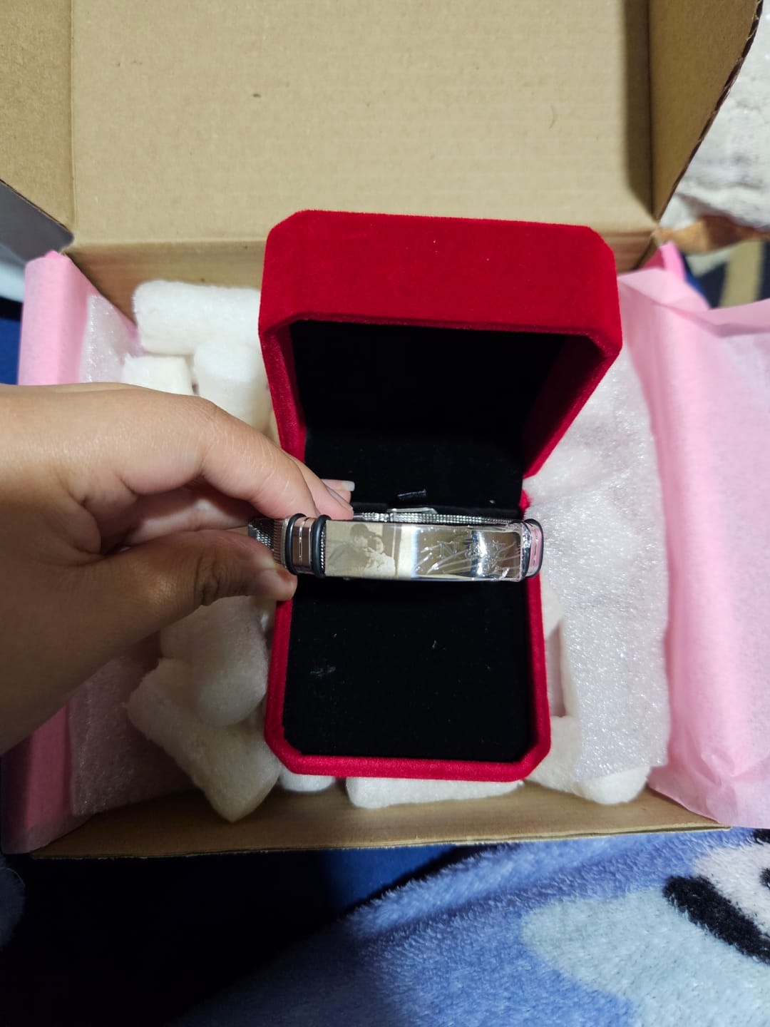 Customer photo review of Cajita de Regalo Red Wine Collar o Pulsera
