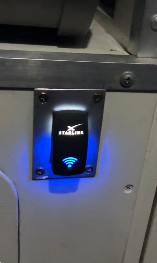 Customer photo review of Starlink Symbol Rocker Switch – 5Pin Laser ON OFF with Jumper Wire Set
