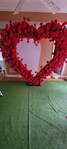 Customer photo review of 8ft Romantic Atmosphere Heart Shaped Red Rose Flower Wall Wedding Decoration Indoor