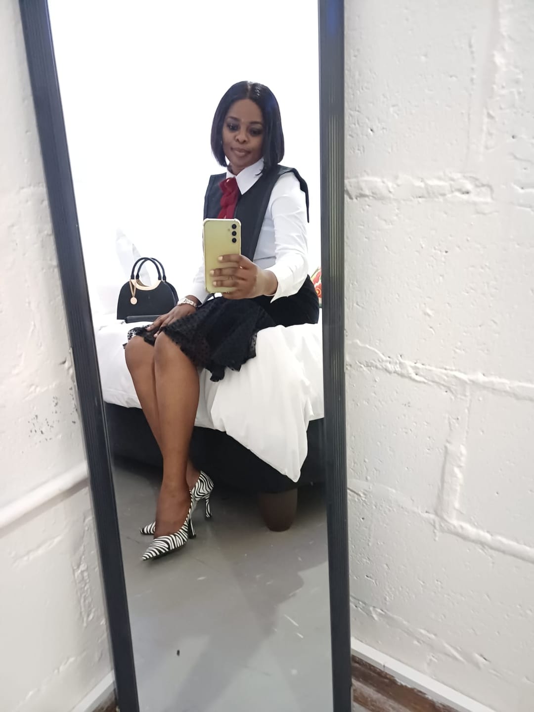 Customer photo review of Double Drawn Glue-less Pre- Bleached Bob 8 Inch - 14 Inch With 5 X 5 Closure