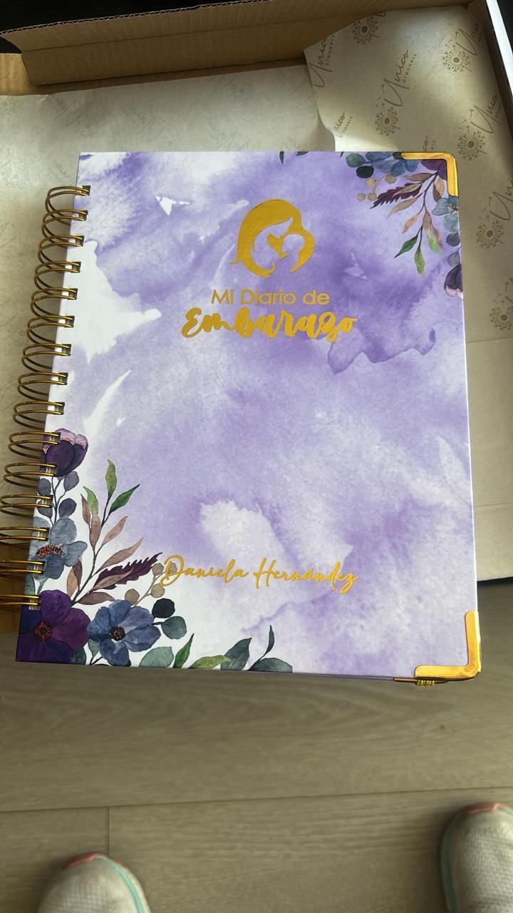 Customer photo review of Diario Único Mi Embarazo - Colorful