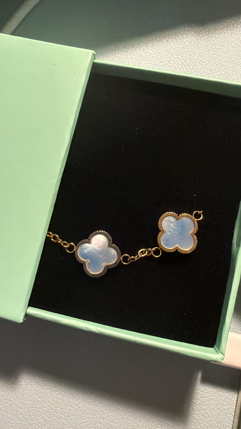 Customer photo review of Vintage Blue Lucky Leaf Abbaddon Armband 14K Vergoldet