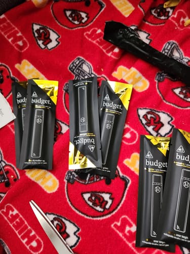 Customer photo review of 1 Gram THCA Full Spectrum Vape Pen | Sour Tangie - Sativa