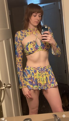 Customer photo review of Bewildering 2-Piece Halter Top