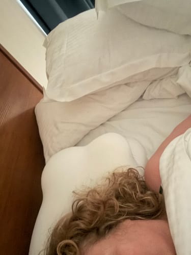 Customer photo review of Mellow CloudAlign™ Pillow