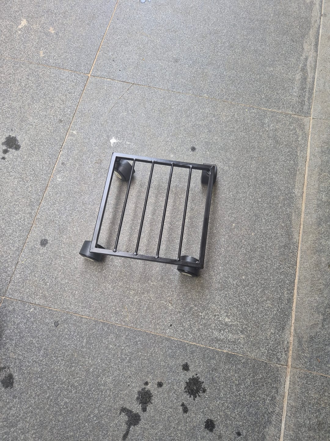 Customer photo review of United Crafts Rozy Wheel Pot Stands for Planters