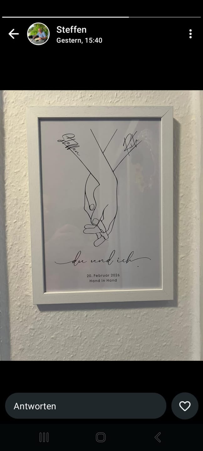 Customer photo review of Hand in Hand - Personalisiertes Poster