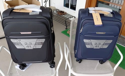 Customer photo review of Samsonite B-Lite 5 Softside Carry-On Spinner Suitcase - 55cm - Navy