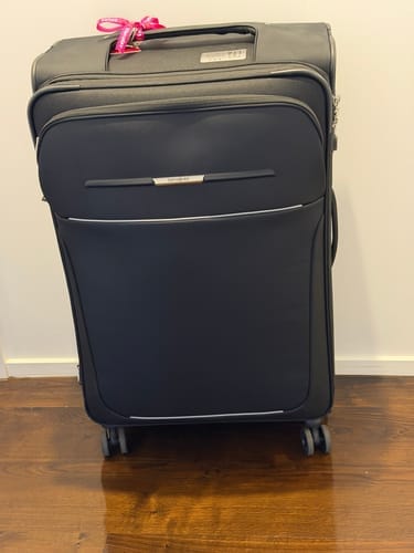 Customer photo review of Samsonite B-Lite 5 Expandable Softside Large Spinner Suitcase - 78cm - Black