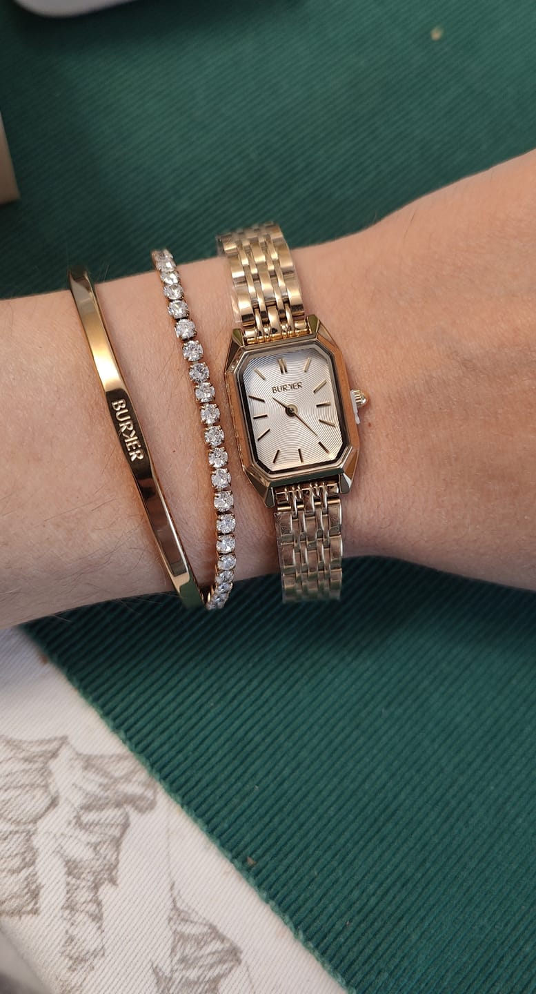 Customer photo review of Isabell Petite Gold