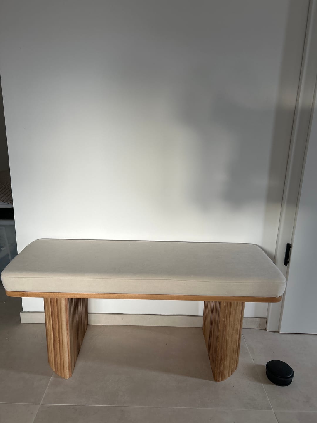 Customer photo review of PIREUS - Banc en bois massif et velours beige