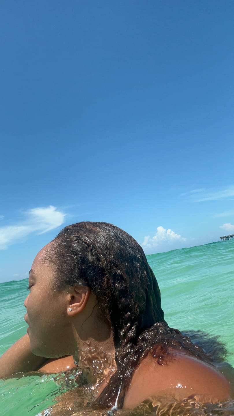 Customer photo review of Multi-Textured KinKy Curly Micro Loop Hair Extension