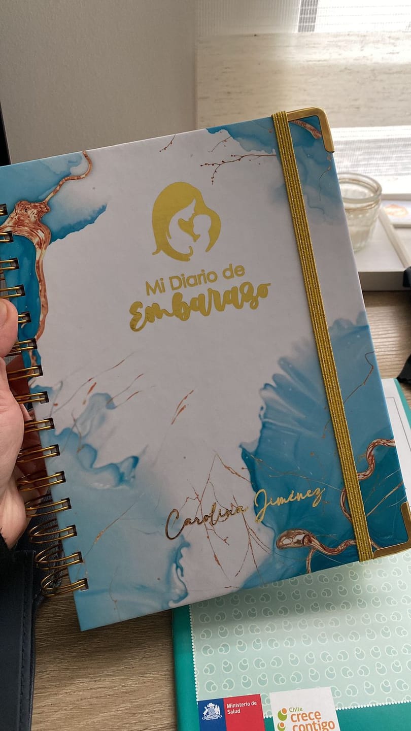 Customer photo review of Diario Único Mi Embarazo - Colorful