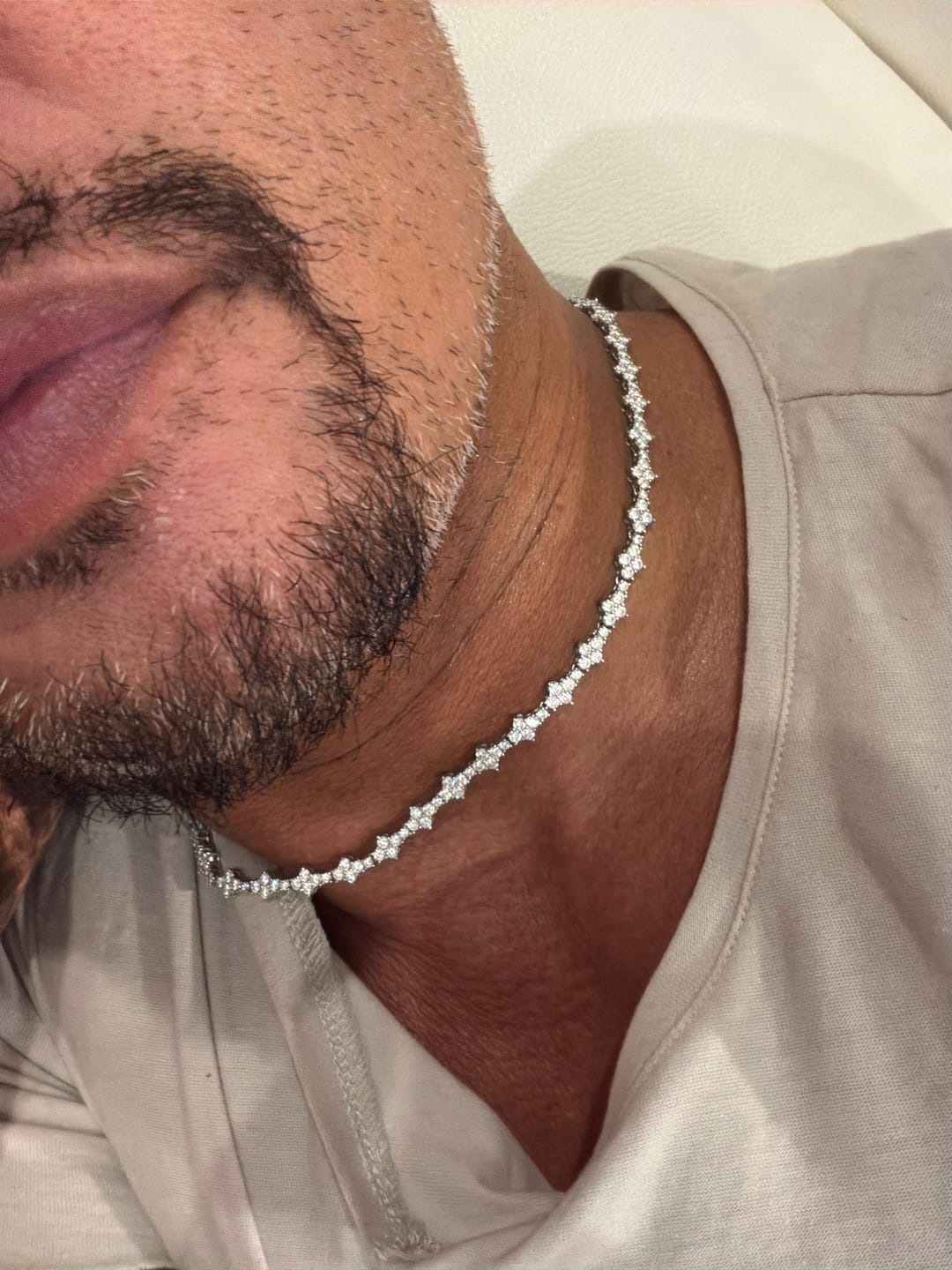 Customer photo review of Moissanite Thorn Chain