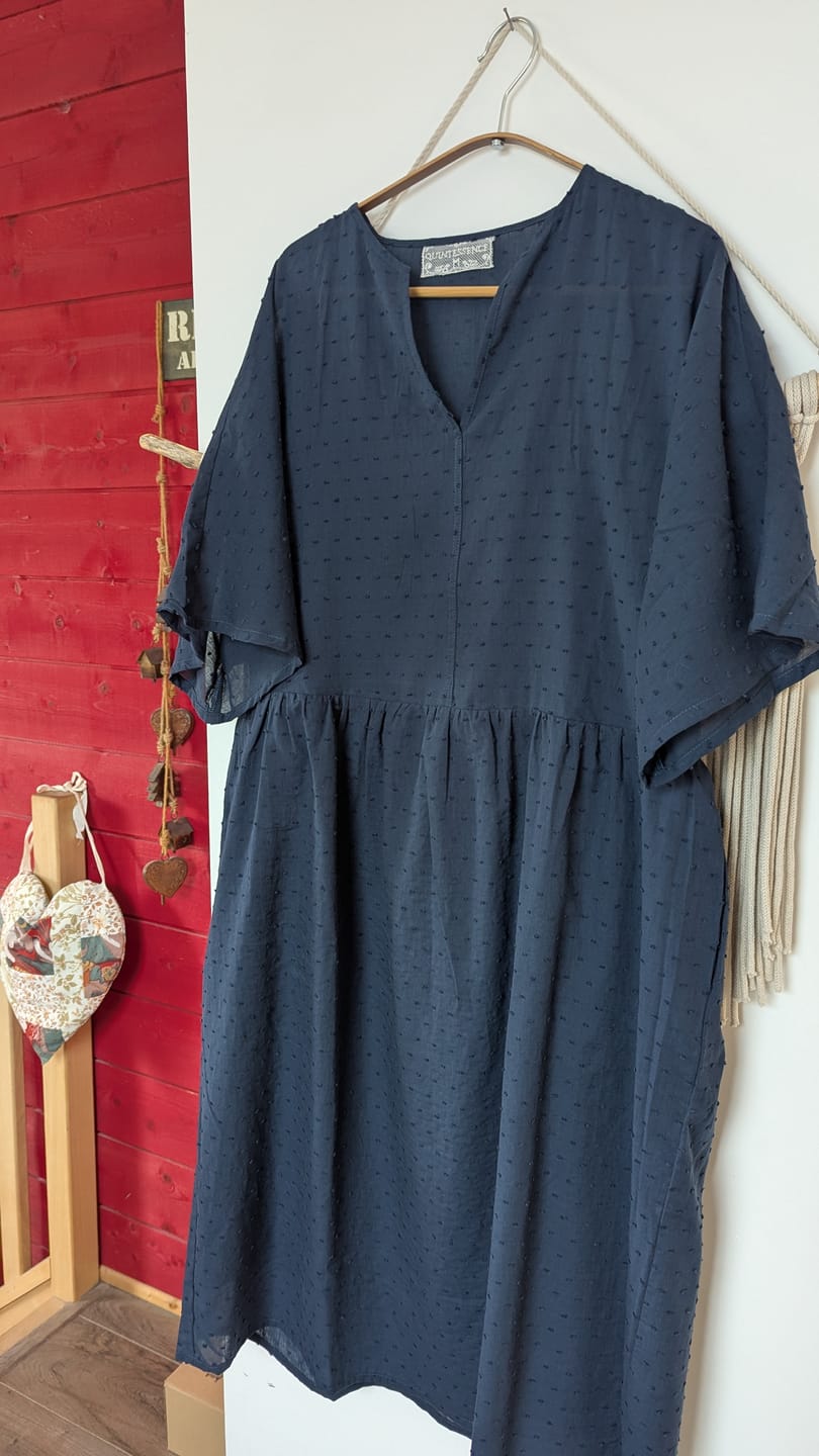 Customer photo review of Robe Capucine - voile de coton plumetis marine