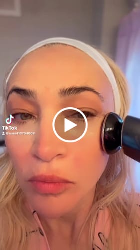 Customer video review of INIA Hydrating Gel 3.38 Oz x 2