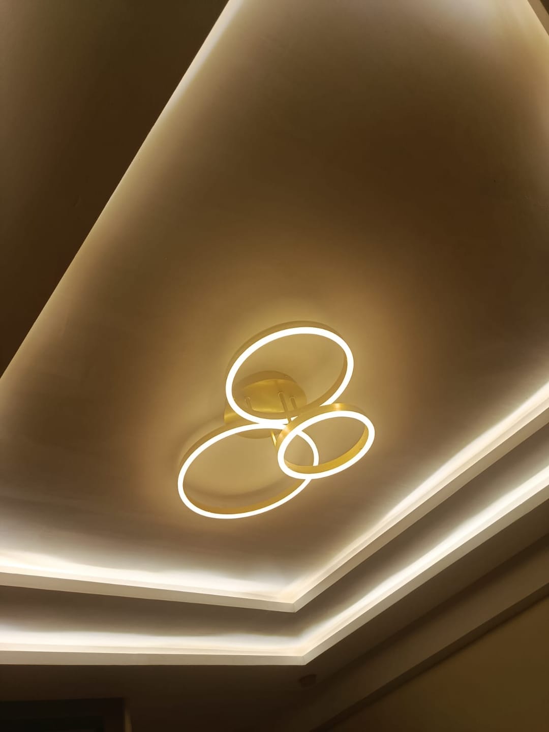 Customer photo review of Plafonnier MONOLYTH Gold