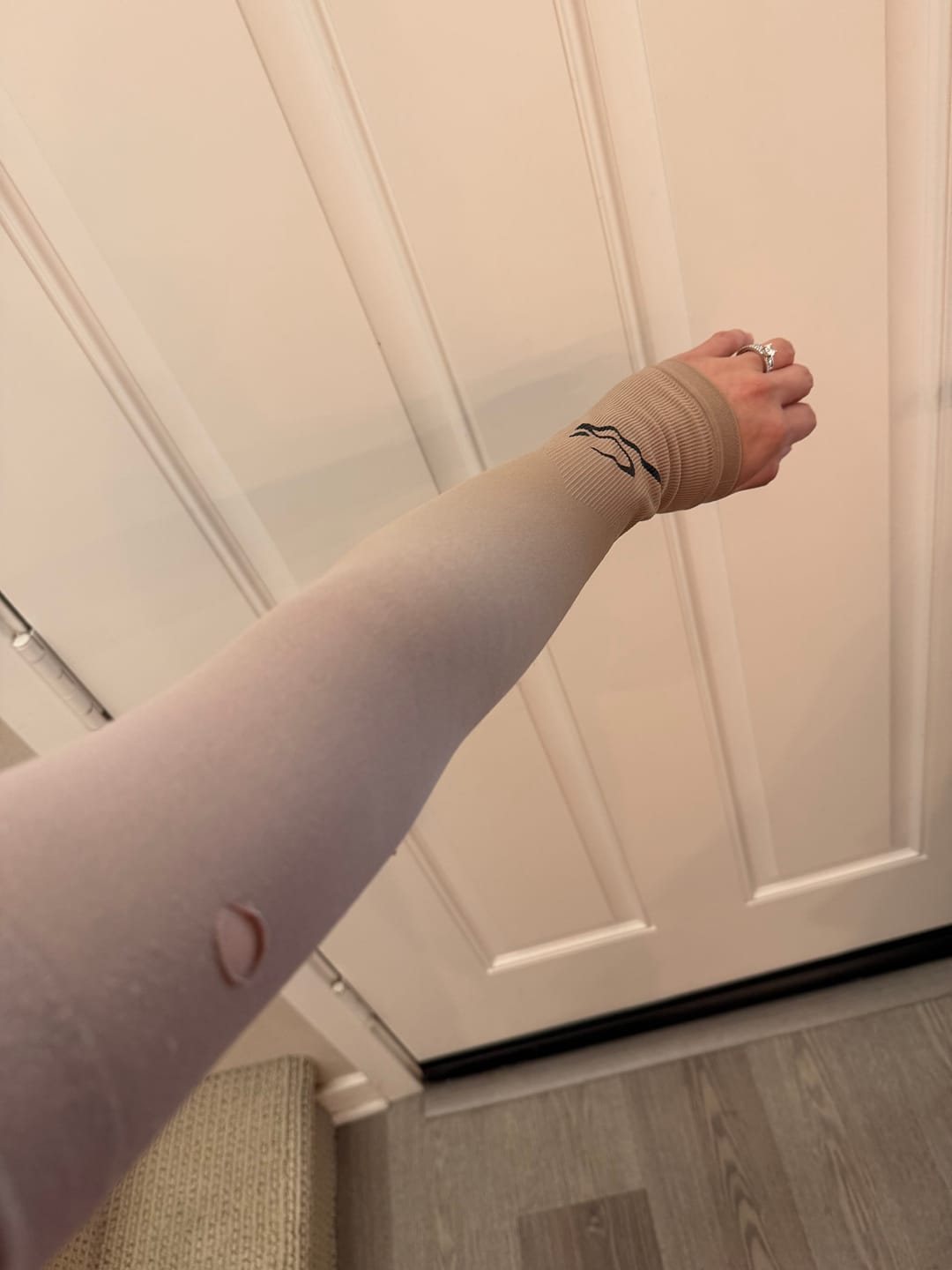 Customer photo review of STORYi Sun Sleeves – Dark Navy/White