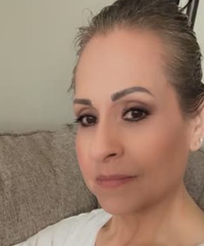 Close-up of a reviewer's face, showing off their defined lashes after using My Amazing Lashes Mascara.