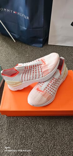 Customer photo review of Nike React Phantom Run Flyknit 2 Vast Grey Orange Wmns