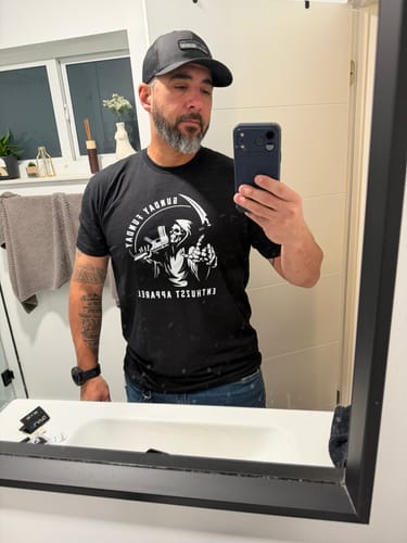 Customer photo review of GUNDAY TEE