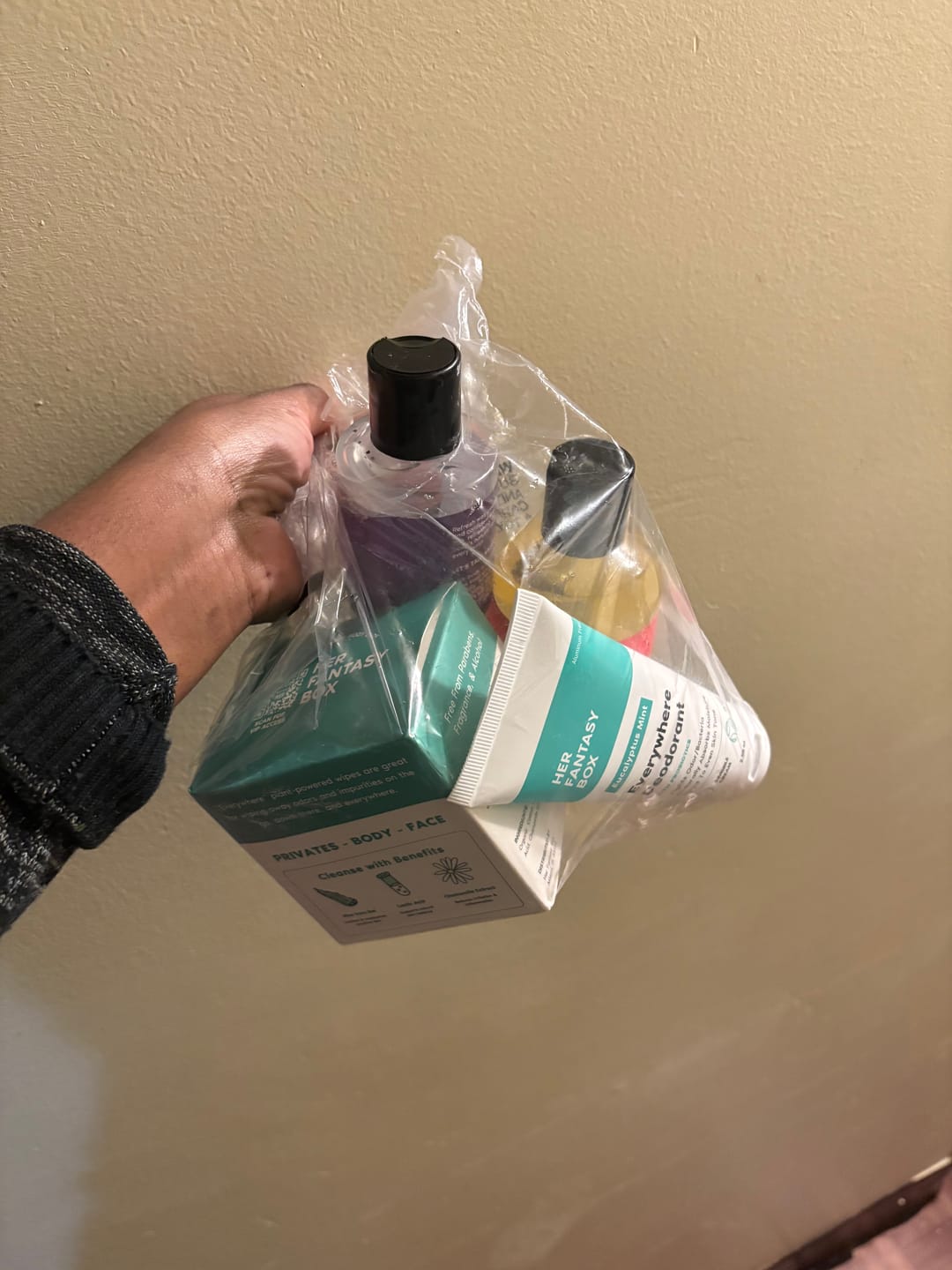 Customer photo review of Her Fantasy Box Soft & Clean Body Hygiene Kit