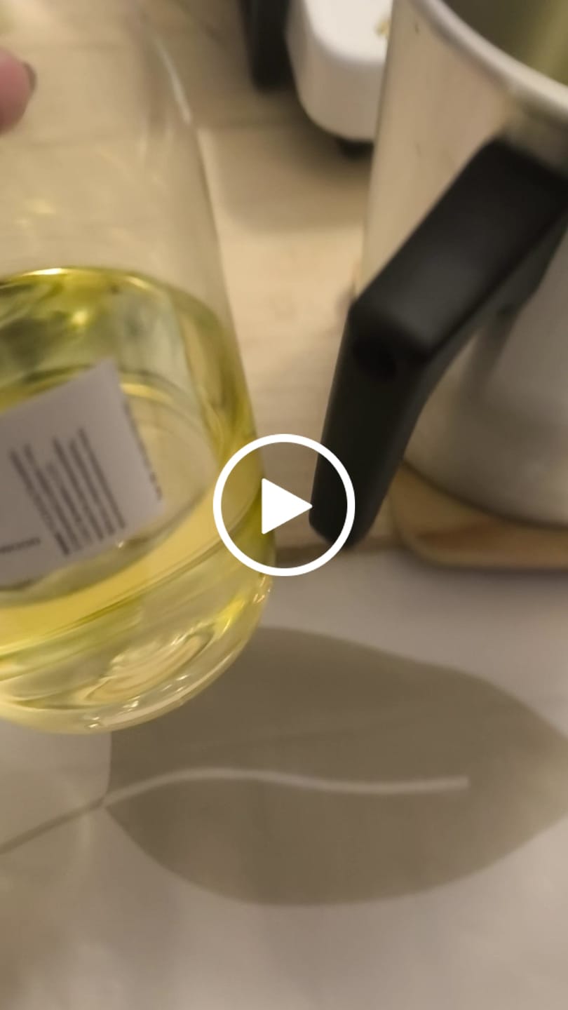 Customer video review of Fragancia ÁMBAR & SANDALWOOD