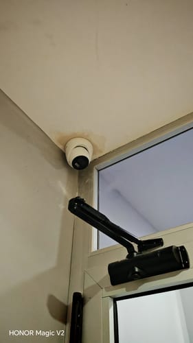 Customer photo review of C800 - Cámara de vigilancia PoE exterior de 4K, Doble Luz Visión Nocturna, ángulo de visión 96º, detección de humanos y vehículos, micrófono integrado, compatible con RTSP, versión mejorada