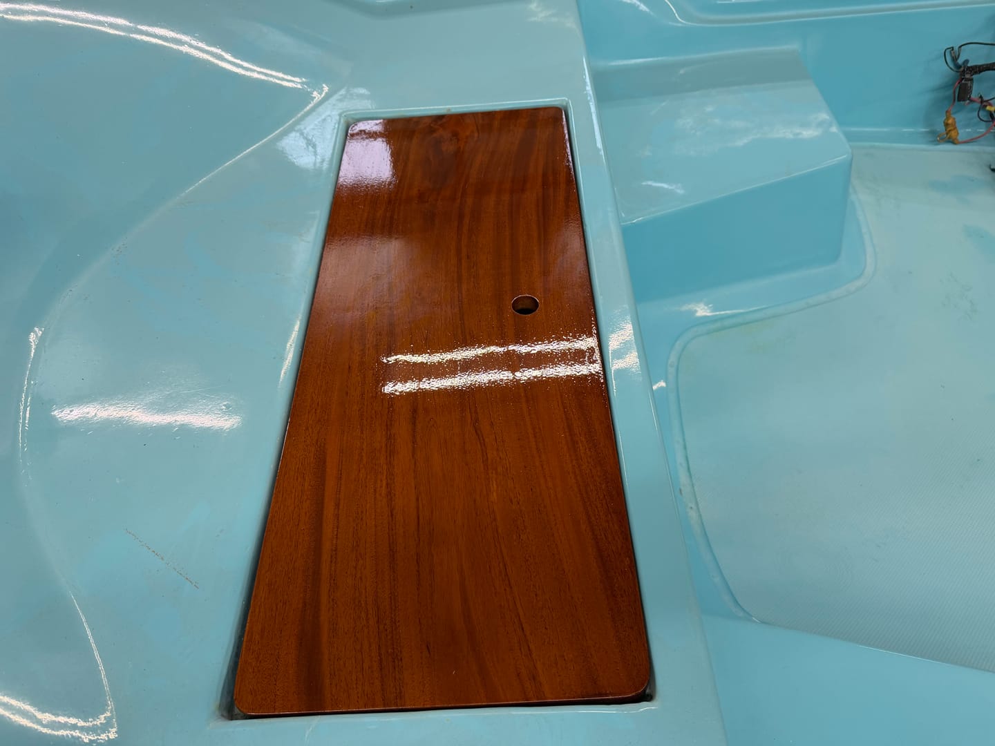Customer photo review of Boston Whaler Classic Pre 1976 16'/17' Bow Hatch Cover