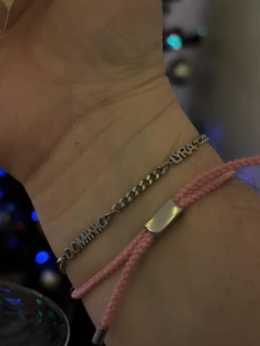 Customer photo review of Pulseira com Nome Personalizada