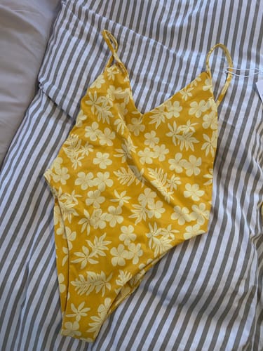 Customer photo review of Eva One Piece - Sunny Days