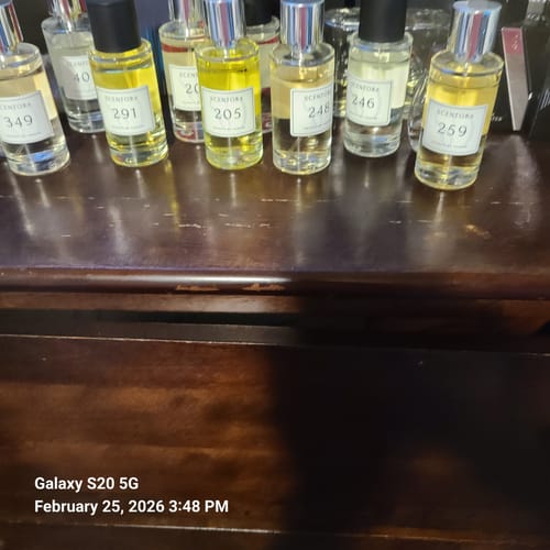 Customer photo review of The Scentora Vault