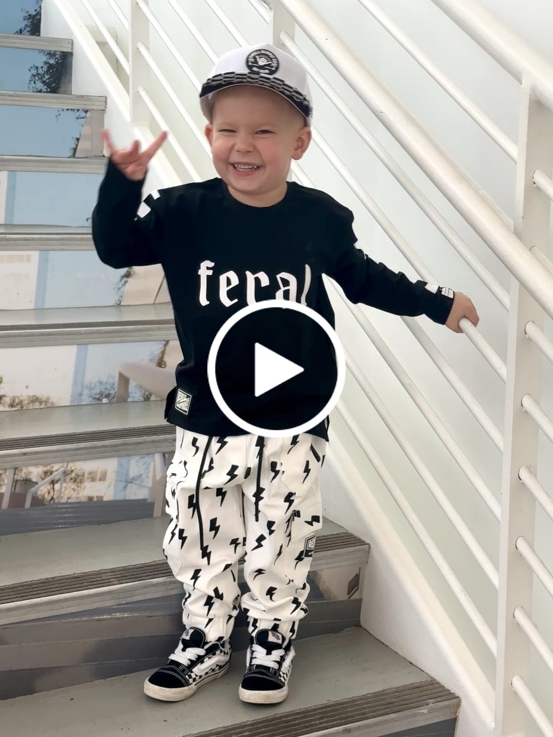 Customer video review of Long Sleeve Tee in Feral