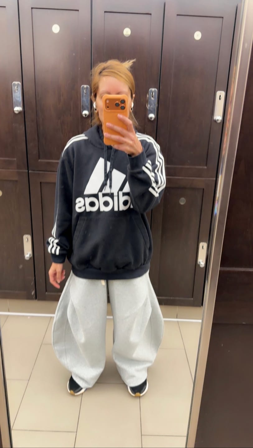 Customer photo review of Aelfric Eden Super Baggy Barrel Sweatpants