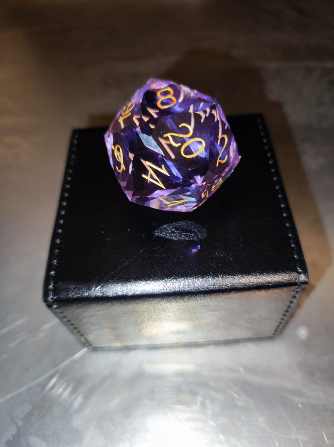Customer photo review of Dragon Gem - XL 30mm Glas D20 (Diamondcut)