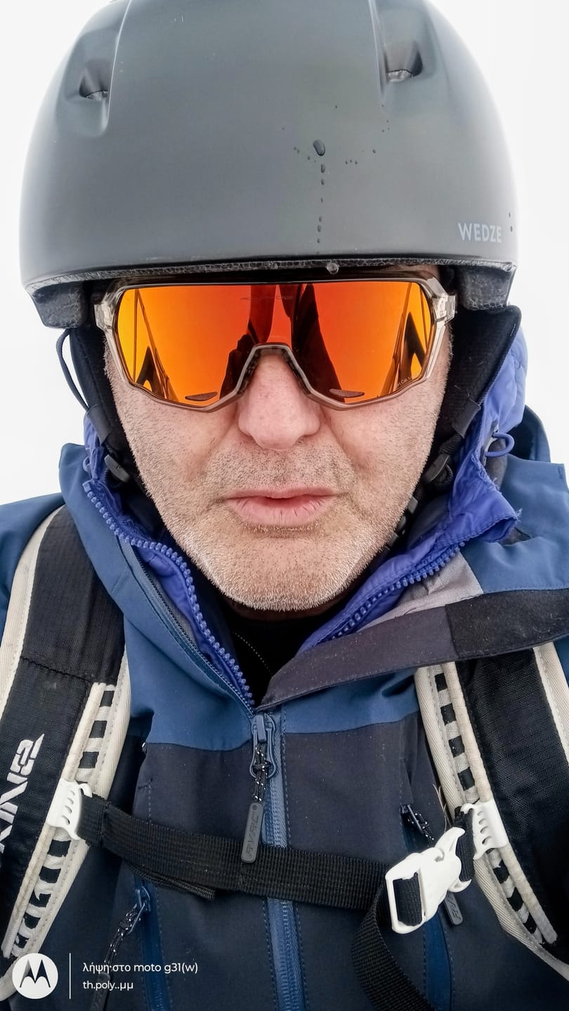 Customer photo review of REVO Kapvoe X63 Photochromic Sunglasses for Men Women