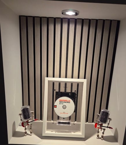 Customer photo review of M1 Music Frame CD Player