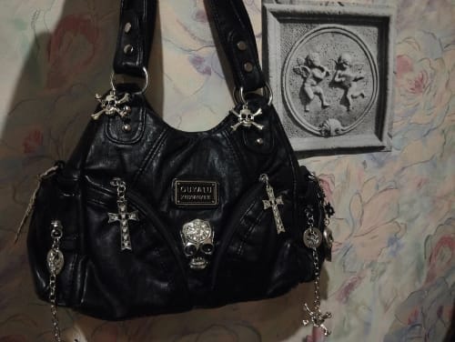 Customer photo review of women Y2k girl Vintage Harajuku full of chains gothic Rivet spike Gothic One Shoulder Handbag Women’s punk Tote Steampunk Bags