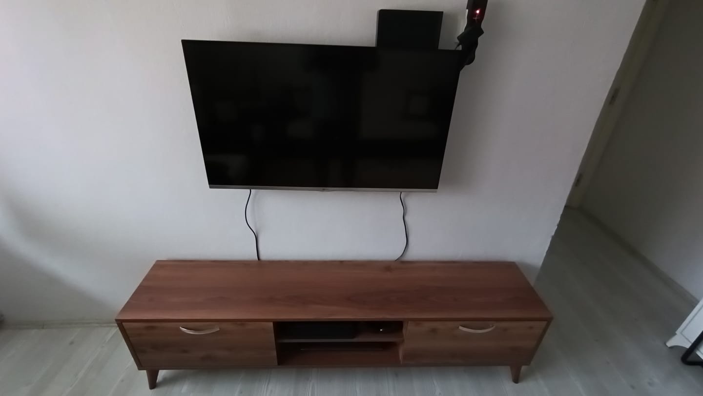 Customer photo review of Rani A9 Tv Ünitesi Modern Ayaklı Tv Sehpası 180 cm Minyatür Ceviz