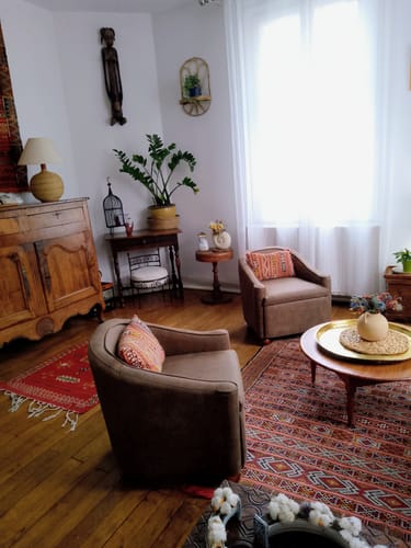 Customer photo review of IVALO - Fauteuil de salon en bois massif et suédine marron