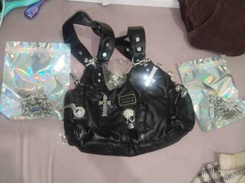 Customer photo review of women Y2k girl Vintage Harajuku full of chains gothic Rivet spike Gothic One Shoulder Handbag Women’s punk Tote Steampunk Bags