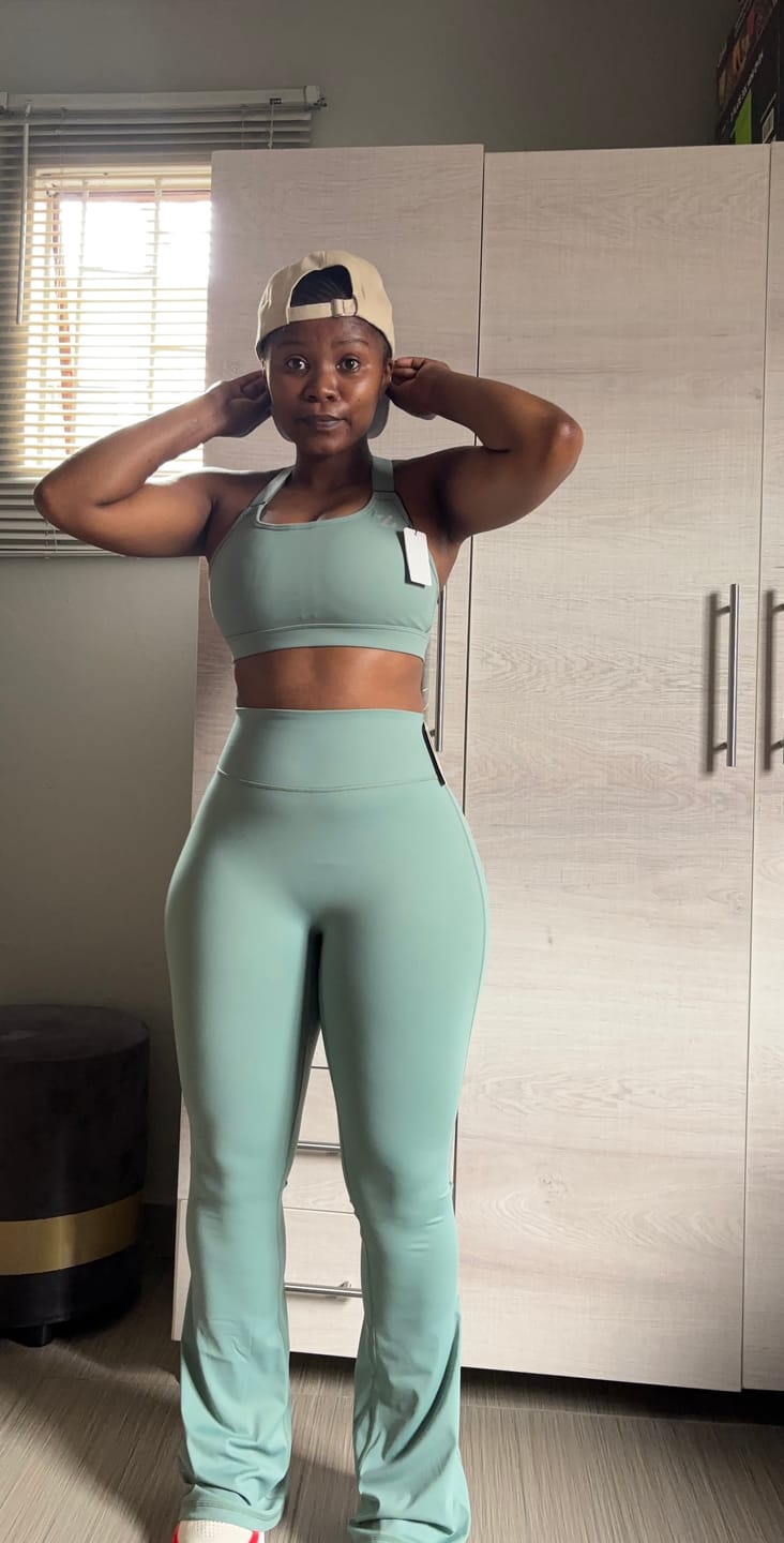 Customer photo review of 2 Piece High Waist Workout Activewear Gym Set